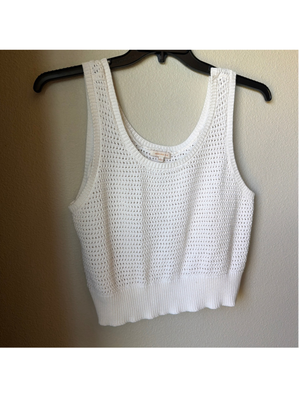 Women's Skies Are Blue White Crochet Knit Tank Top Size L